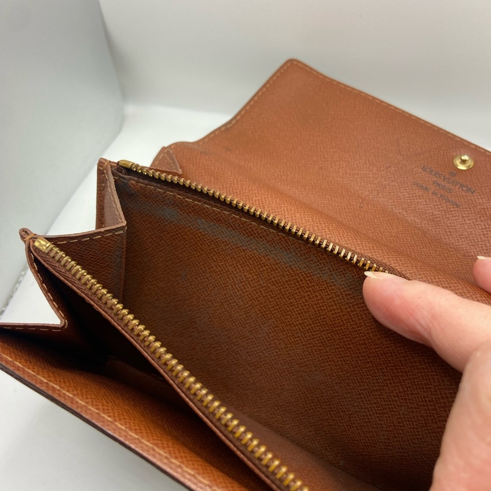 Louis Vuitton Monogram Wallet - Picture 8 of 16
